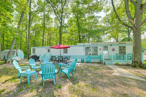 12 Mi to Skiing: Manistee Lake Cottage w/ Fire Pit House in Michigan