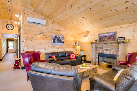 Loretto Cottage on Bourbon Trail w/ Fire Pit Cottage in Kentucky