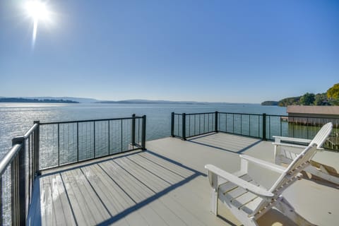 Dock + Panoramic Views: Guntersville Lake Retreat! House in Alabama