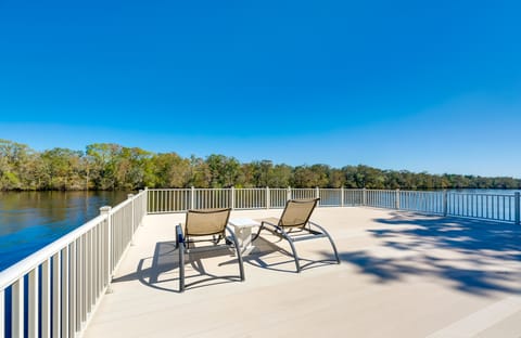 Waterfront Home w/ Boat Dock & Slip in Old Town! House in Florida