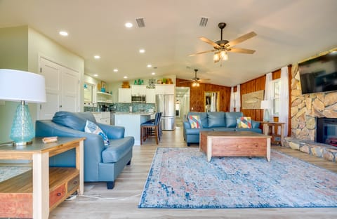 Waterfront Home w/ Boat Dock & Slip in Old Town! House in Florida