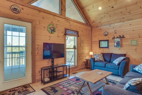 1 Mi to Current River: Sunset-View Van Buren Cabin House in Van Buren