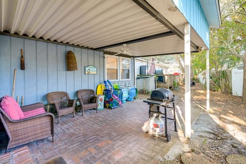 Steps to Ocean: Surfside Beach Home w/ Patio House in Surfside Beach