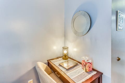 Walk to Ocean: Myrtle Beach Townhome w/ Patio Apartment in Myrtle Beach