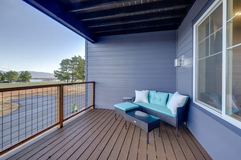 Balconies w/ Scenic River Views: Hammond Townhome! Apartment in Hammond