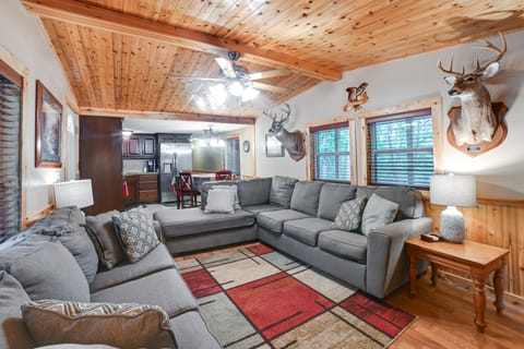 Walk to Lake: Dover Cabin w/ Views & Porch House in Tennessee