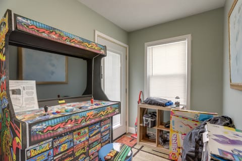 5 Mi to Lake: Port Clinton Home w/ Gazebo & Grill! House in Lake Erie