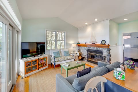 Cottage w/ Private Beach + Fire Pit in Manistee! Cottage in Wisconsin