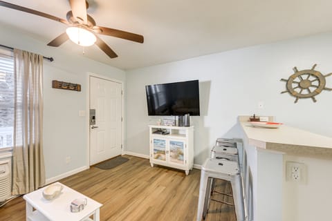 Walkable Couple's Retreat in North Myrtle Beach! Apartment in North Myrtle Beach