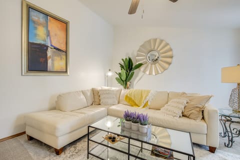 Near Medical Corridor: 'Whimsy Wisconsin' Duplex Apartment in Green Bay