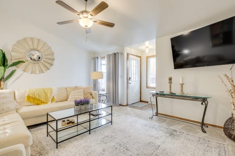 Near Medical Corridor: 'Whimsy Wisconsin' Duplex Apartment in Green Bay