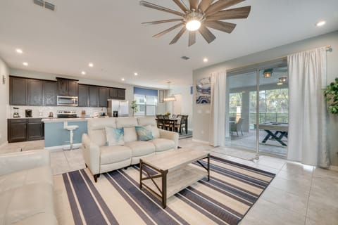 14 Mi to WDW: Family-Friendly Home w/ Movie Room! Villa in Four Corners