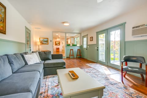 Sand Lake Retreat: Canal Access & Large Yard! House in Ohio