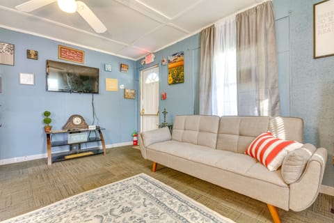 4 Mi to Dtwn Little Rock: Studio w/ Porch Apartment in Little Rock