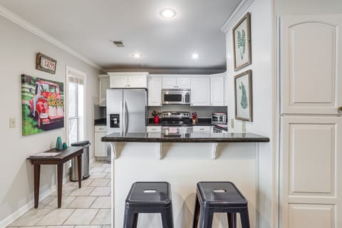 1 Block to The Square: Oxford Condo! Apartment in Oxford