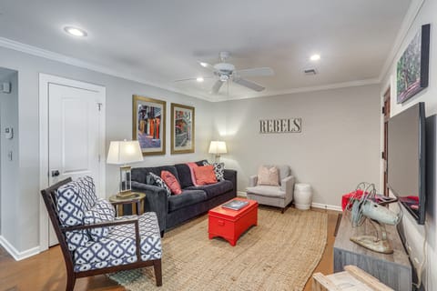 1 Block to The Square: Oxford Condo! Apartment in Oxford