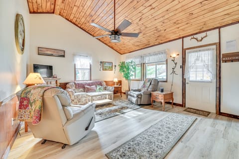 2 Mi to Lake Champlain: Cabin w/ River Access! House in Lake Champlain