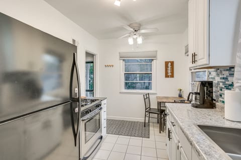 7 Mi to Downtown Minneapolis: Home w/ Fire Pit! House in Richfield