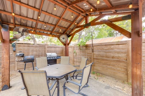 ~ 2 Mi to Dtwn San Antonio: Comfy Home w/ Yard! House in San Antonio