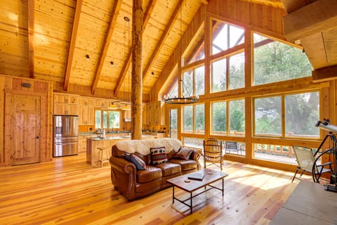 Nordic Style Lodge w/ Deck on 80 Acres in Arlee House in Idaho