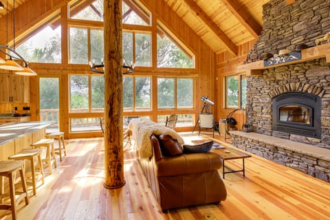 Nordic Style Lodge w/ Deck on 80 Acres in Arlee House in Idaho