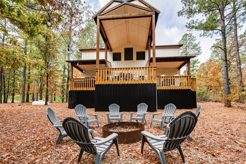 6 Mi to Broken Bow Lake: Home w/ Game Room! House in Oklahoma