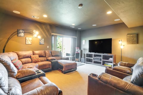 Mtn Views & Private Hot Tub: Granby Group Getaway! House in Granby