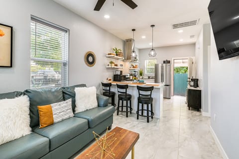 Small-Town Charm & Patio Dining: Home in Madera! House in Madera