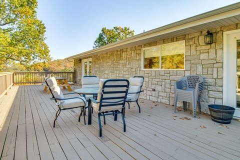 3 Mi to Lake: House w/ Fire Pit in Mountain Home! House in Norfork Lake