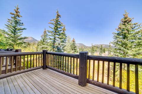 5 Mi to Skiing: Mammoth Lakes Home w/ Pool Table! Apartment in Mammoth Lakes