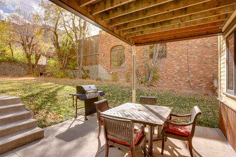 Patio & Mountain Views: Central Ouray Getaway! Apartment in Ouray