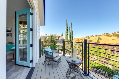 Steps to Sutter Creek: Chic Wine Country Cottage Cottage in Sutter Creek