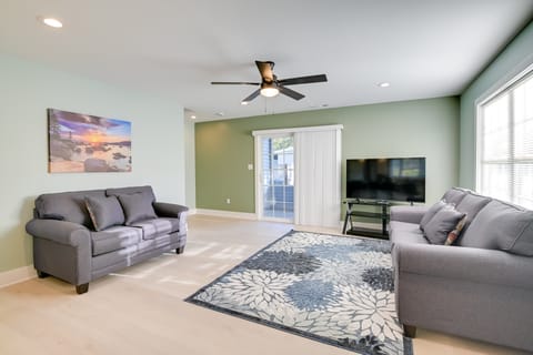1 Mi to Pier: Screened Patio at Murrells Inlet Apt Apartment in Garden City