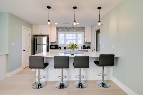 1 Mi to Pier: Screened Patio at Murrells Inlet Apt Apartment in Garden City