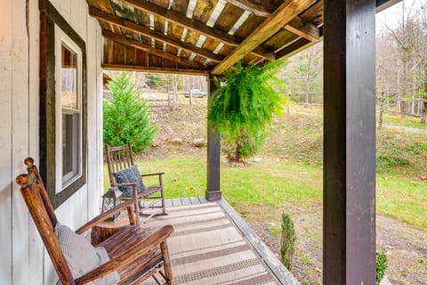 Fish & Water Raft: Cabin Near Lake Santeetlah House in Stecoah