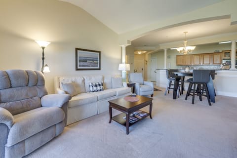 3 Mi to Beach - Edgewater at Barefoot Resort Condo Apartment in North Myrtle Beach