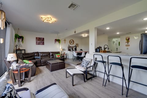 Pool + Patio: Family-Friendly Townhome By Disney! Apartment in Four Corners