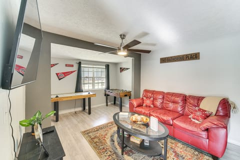 8 Mi to Dtwn: Cleveland Family Home House in Cleveland Heights