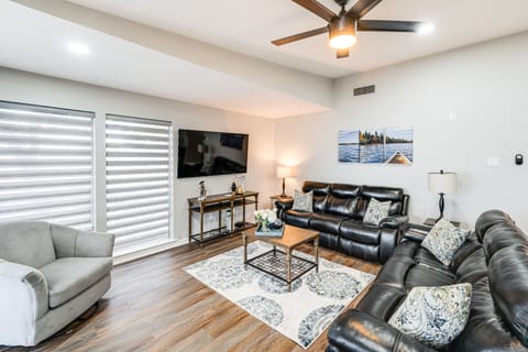 Lake Gem: Private Dock & Large Patio in Lewisville House in Little Elm