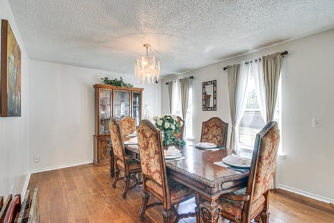 3 Mi to Diamond Ballroom: Home w/ Fenced Yard! House in Oklahoma City