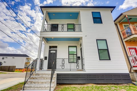 1 Mi to Caesars Superdome: Contemporary NOLA Abode House in New Orleans
