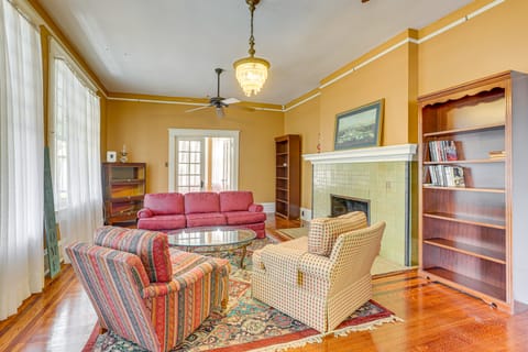 1 Mi to Dtwn Meridian: Historic Home w/ Porch! House in Meridian