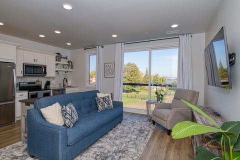 1 Mi to Ski Area: Penthouse Condo in Traverse City Apartment in Traverse City