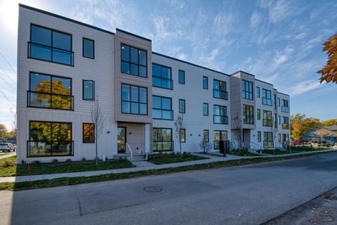 1 Mi to Ski Area: Penthouse Condo in Traverse City Apartment in Traverse City