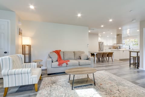 Steps to Russian River: Peaceful Monte Rio Retreat House in Monte Rio