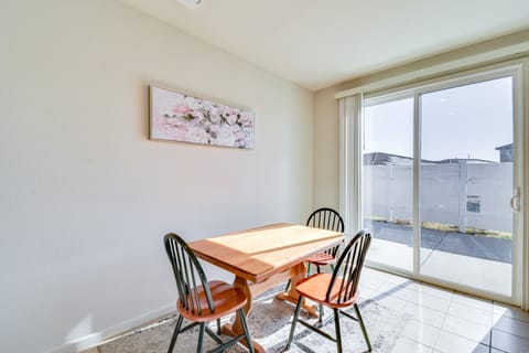 WFH-Friendly Getaway w/ Yard in Manteca! House in Manteca