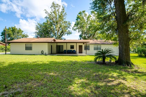 8 Mi to World Equestrian Center: Walkable Getaway House in Ocala