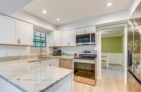 8 Mi to World Equestrian Center: Walkable Getaway House in Ocala