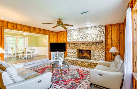 8 Mi to World Equestrian Center: Walkable Getaway House in Ocala
