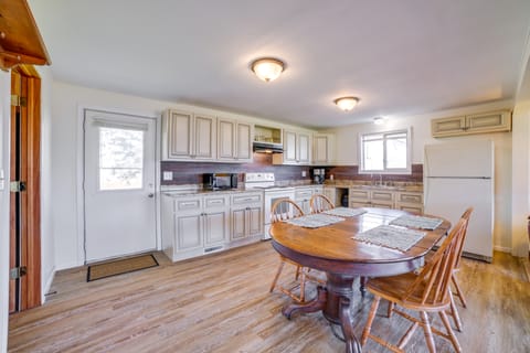 Private Patios & Sunset Views: Francesville Home House in Indiana